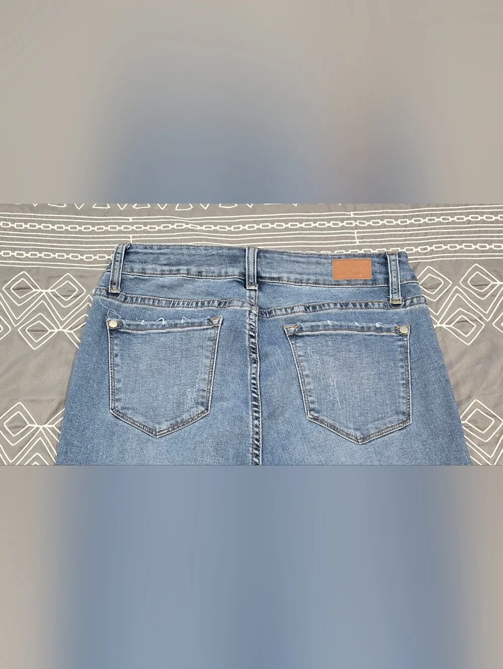 Judy Blue Distressed Skinny Jeans Size 7/28 - Picture 4 of 8